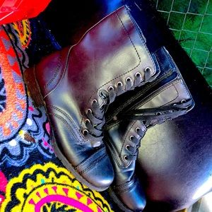 Black size 8 boots side zipper
